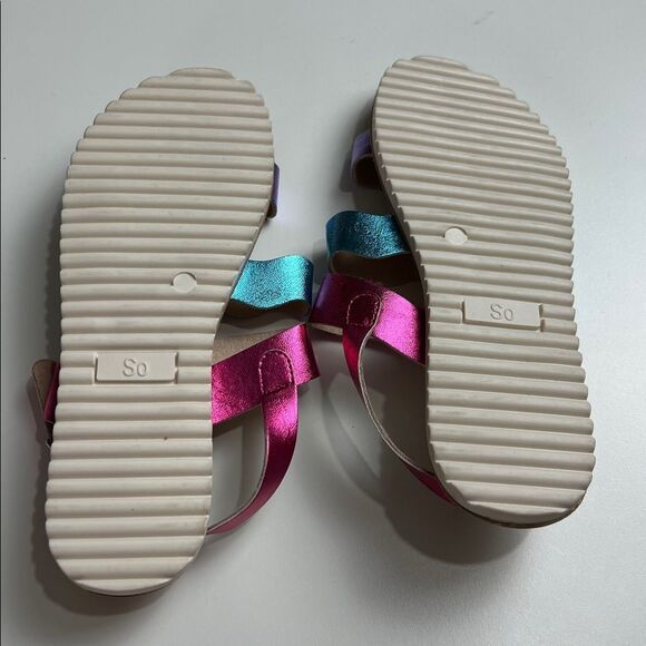 SO Girls Size 6 Grayce Metallic Rainbow Color Strappy Sandals Shoes NEW - Picture 3 of 4